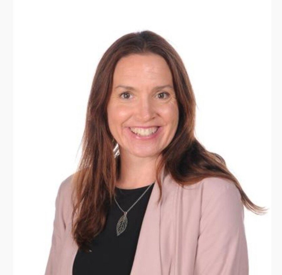 Photo of Mrs Amanda Dobson